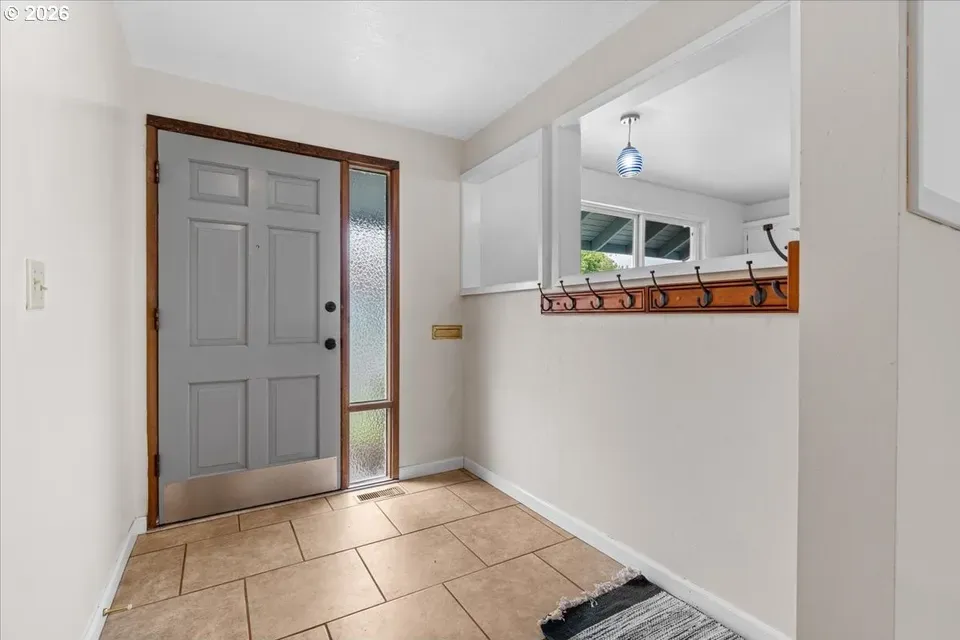 2 Bed 1 Bath Established Multi-Level Townhouse in Beaverton, OR - 2
