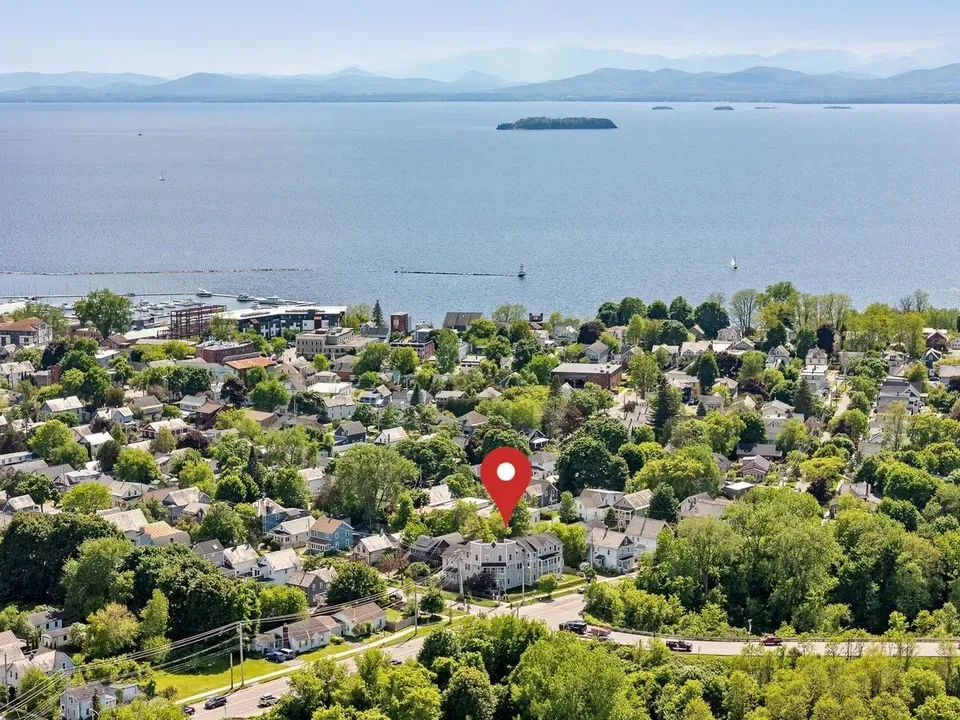 2 Bed 1 Bath Established Multi-Level Townhouse in Burlington, VT - 4
