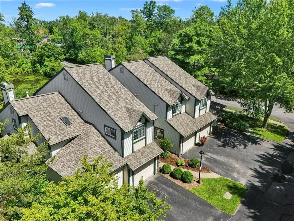 2 Bed 1 Bath Established Multi-Level Townhouse in Burlington, VT - 1