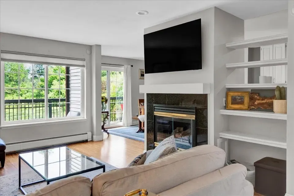 2 Bed 1 Bath Established Multi-Level Townhouse in Burlington, VT - 3