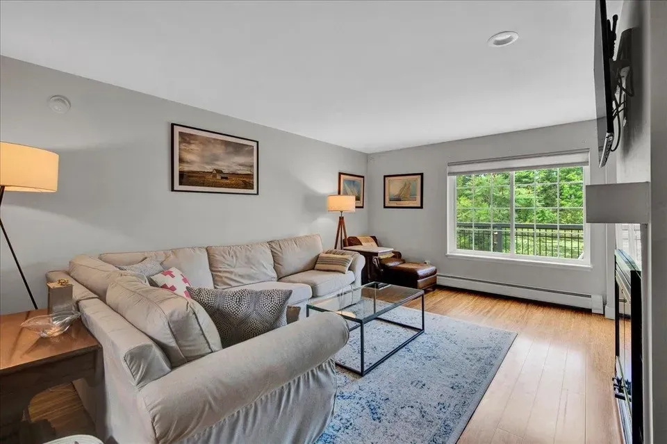 2 Bed 1 Bath Established Multi-Level Townhouse in Burlington, VT - 4