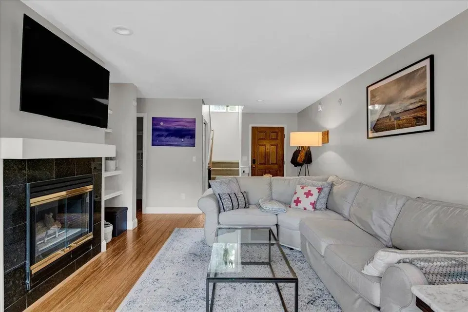 2 Bed 1 Bath Established Multi-Level Townhouse in Burlington, VT - 5