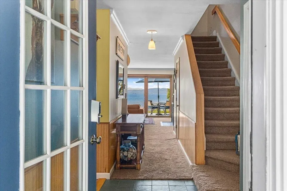 2 Bed 1 Bath Established Multi-Level Townhouse in Burlington, VT - 3