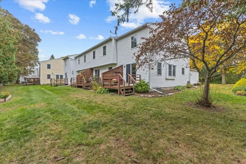 2 Bed 1 Bath Established Multi-Level Townhouse in Burlington, VT - 2