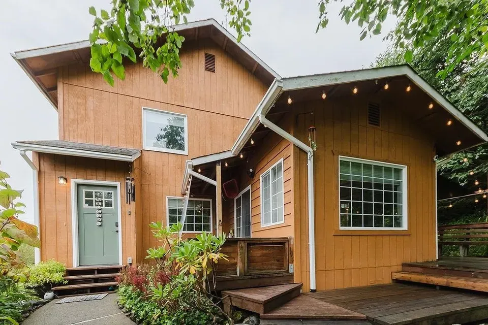 2 Bed 1 Bath Established Multi-Level Townhouse in Juneau, AK