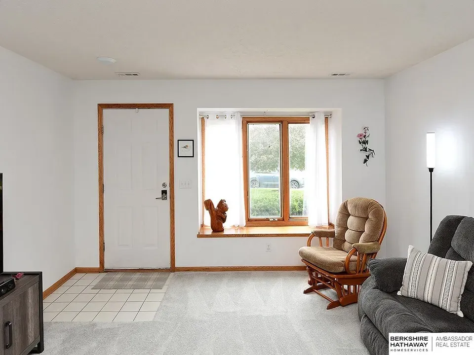 2 Bed 1 Bath Established Multi-Level Townhouse in Lincoln, NE - 4