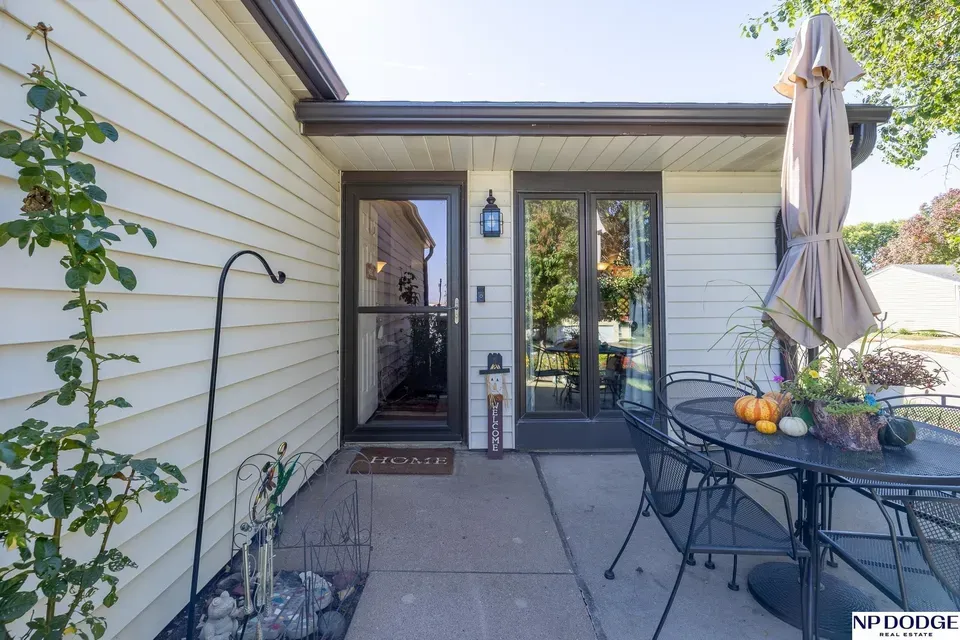2 Bed 1 Bath Established Multi-Level Townhouse in Lincoln, NE - 3