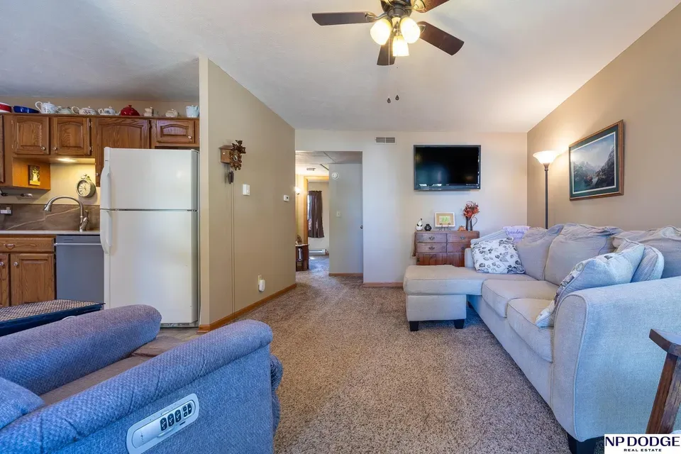 2 Bed 1 Bath Established Multi-Level Townhouse in Lincoln, NE - 5