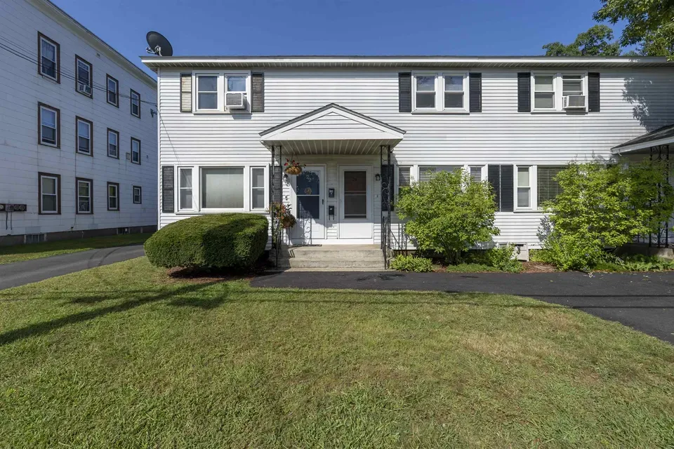 2 Bed 1 Bath Established Multi-Level Townhouse in Manchester, NH - 2