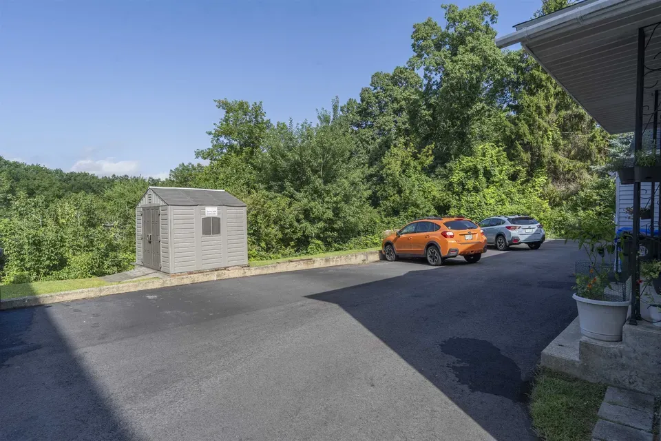 2 Bed 1 Bath Established Multi-Level Townhouse in Manchester, NH - 4