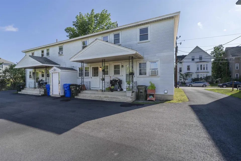 2 Bed 1 Bath Established Multi-Level Townhouse in Manchester, NH - 5