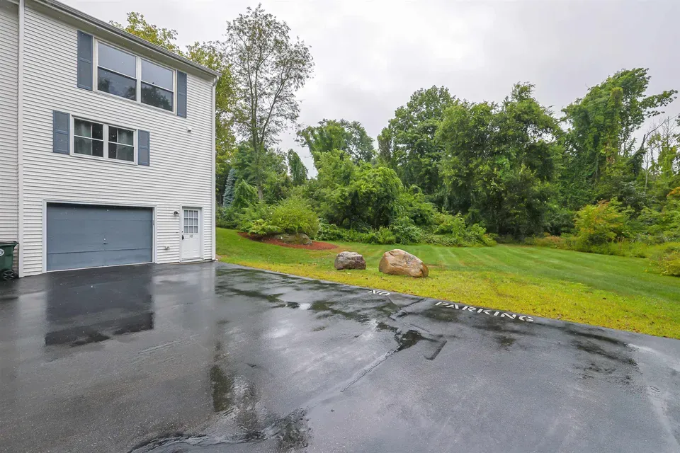 2 Bed 1 Bath Established Multi-Level Townhouse in Manchester, NH - 2