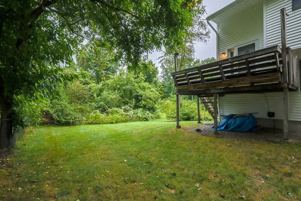 2 Bed 1 Bath Established Multi-Level Townhouse in Manchester, NH - 5