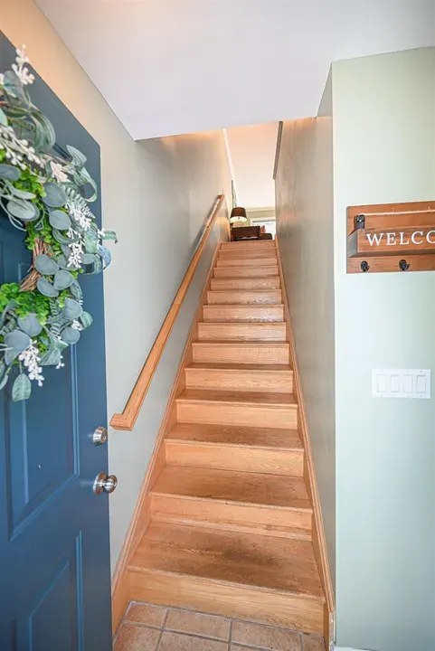 2 Bed 1 Bath Established Multi-Level Townhouse in Manchester, NH - 4