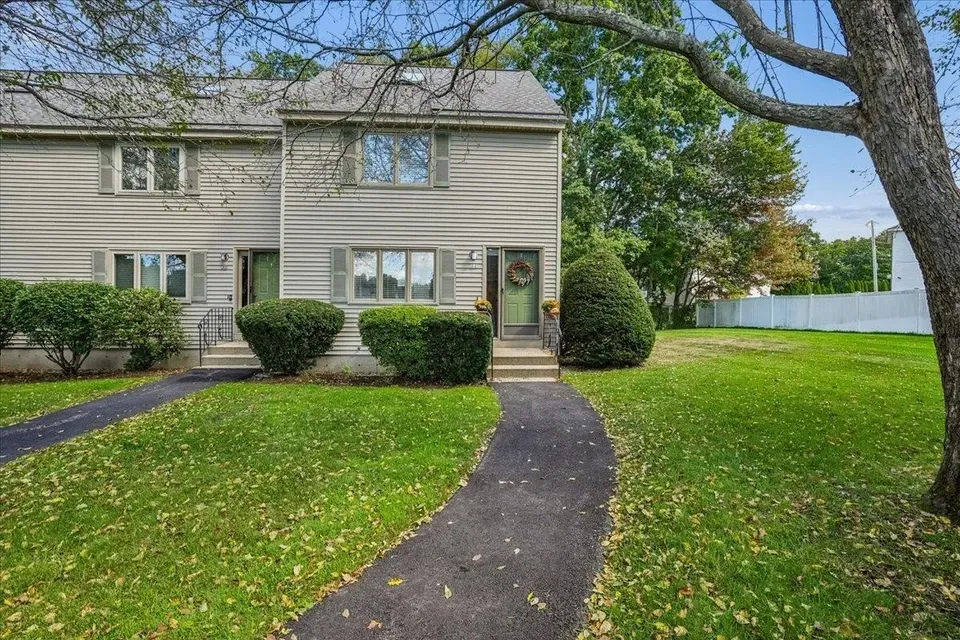 2 Bed 1 Bath Established Multi-Level Townhouse in Manchester, NH - 1