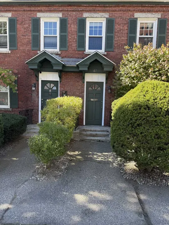 2 Bed 1 Bath Established Multi-Level Townhouse in Manchester, NH - 2