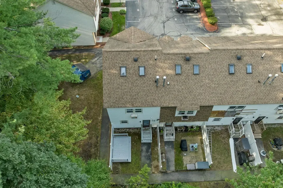 2 Bed 1 Bath Established Multi-Level Townhouse in Manchester, NH - 5