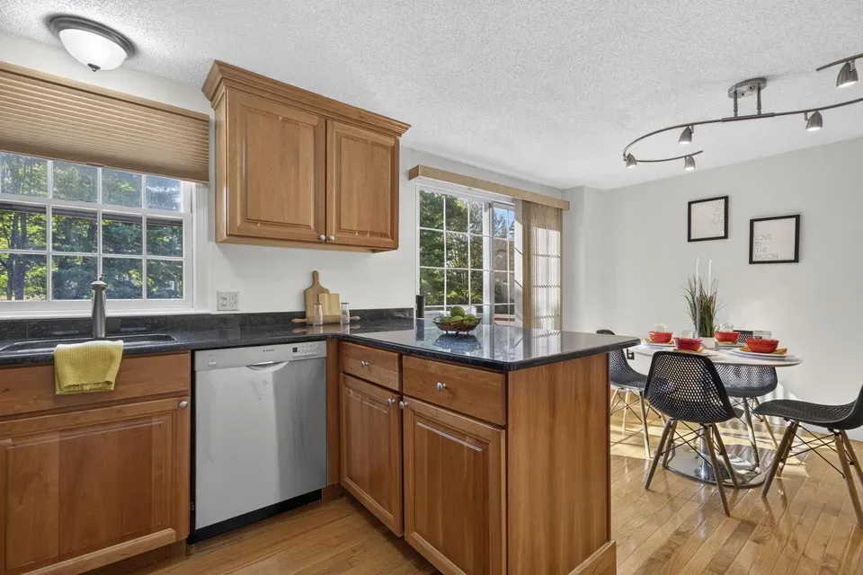 2 Bed 1 Bath Established Multi-Level Townhouse in Nashua, NH - 5