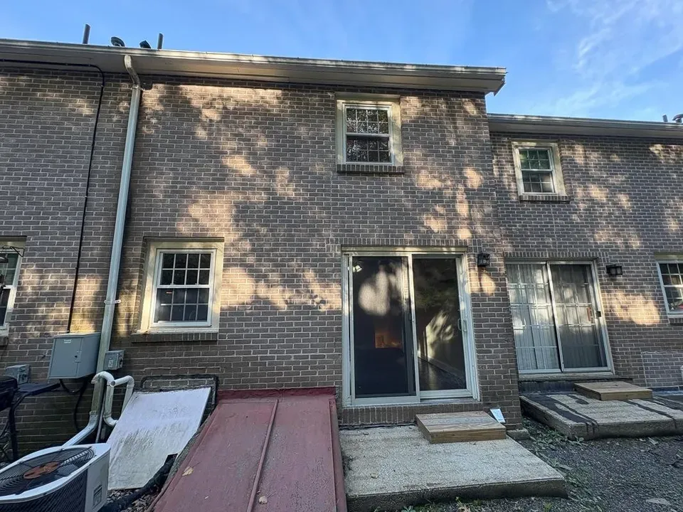 2 Bed 1 Bath Established Multi-Level Townhouse in Nashua, NH - 2