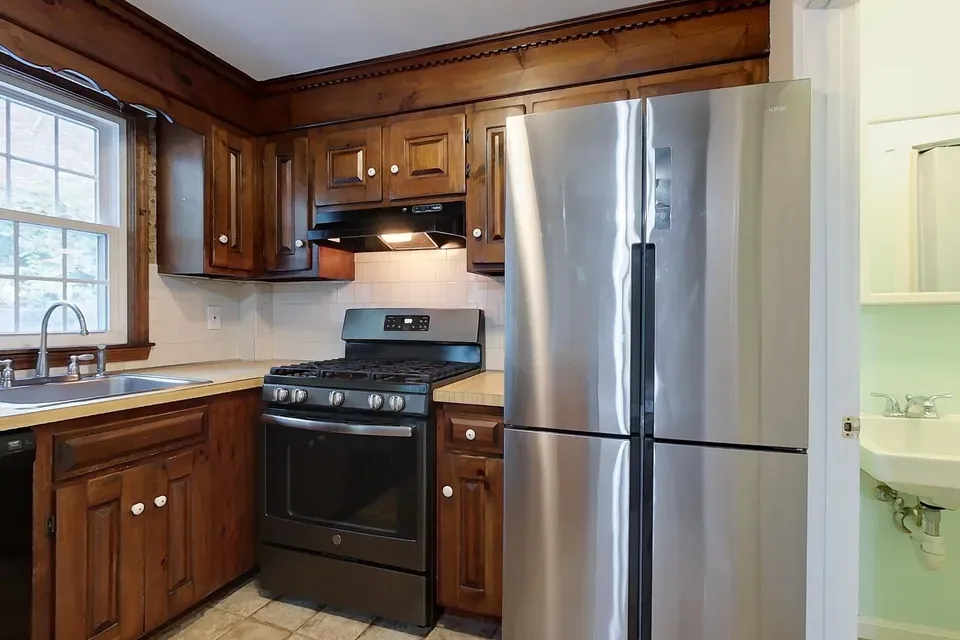 2 Bed 1 Bath Established Multi-Level Townhouse in Nashua, NH - 5