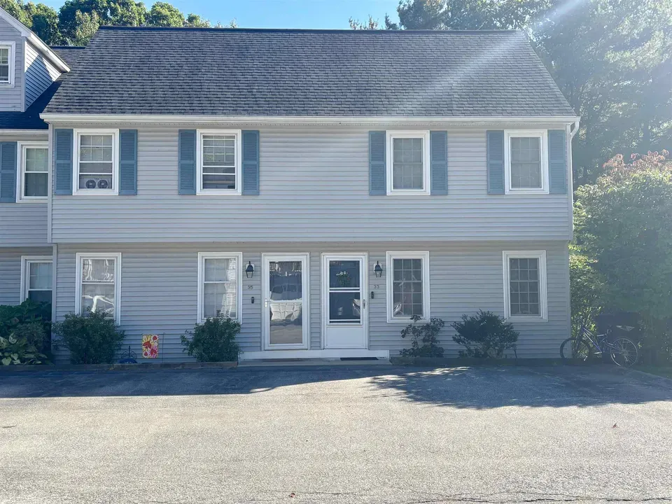 2 Bed 1 Bath Established Multi-Level Townhouse in Nashua, NH - 2