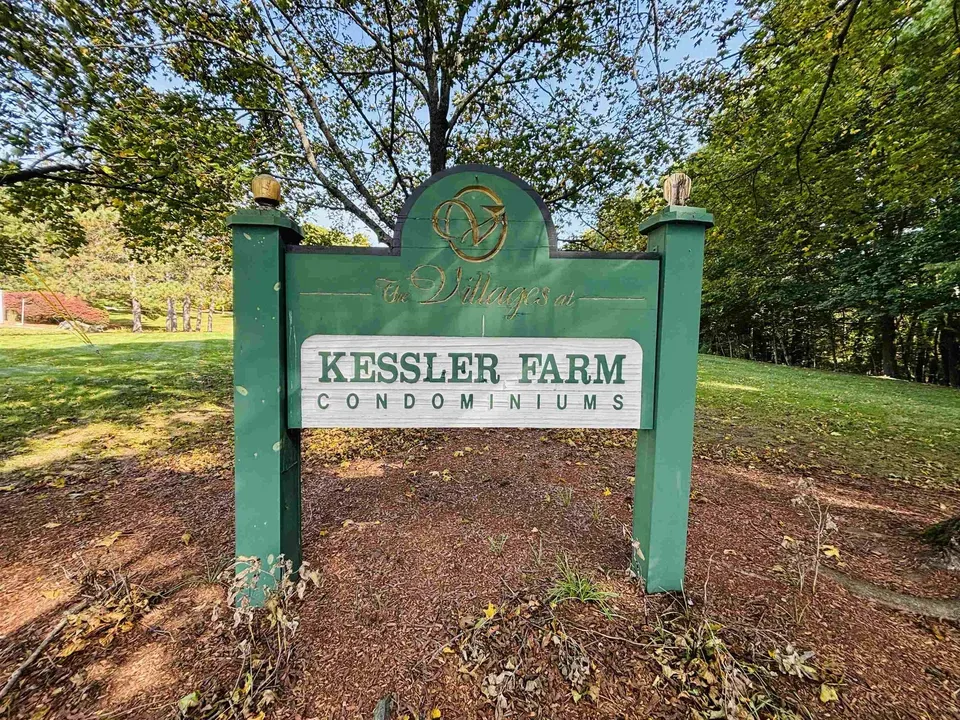 2 Bed 1 Bath Established Multi-Level Townhouse in Nashua, NH - 4