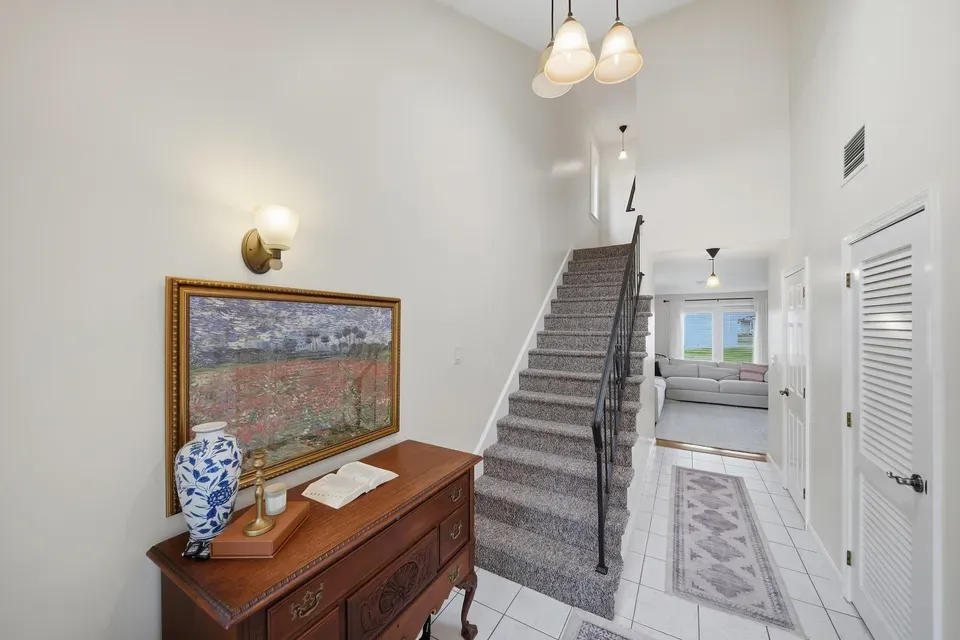 2 Bed 1 Bath Established Multi-Level Townhouse in Nashua, NH - 2