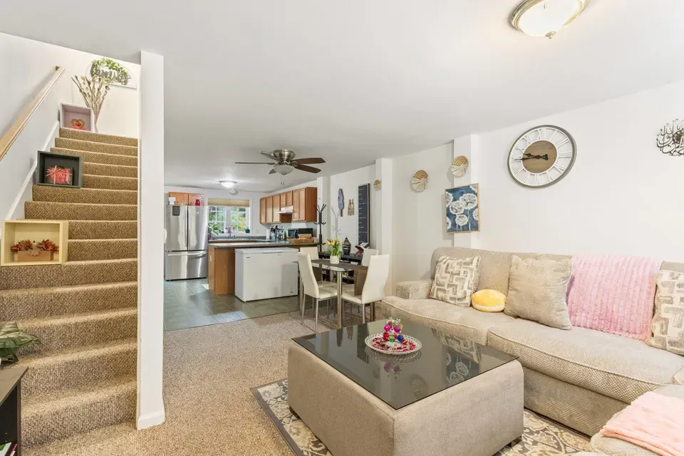 2 Bed 1 Bath Established Multi-Level Townhouse in Portland, ME - 4