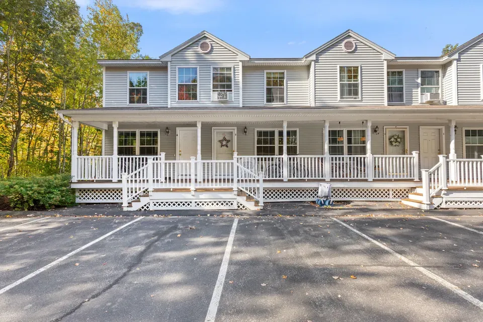 2 Bed 1 Bath Established Multi-Level Townhouse in Portland, ME - 5