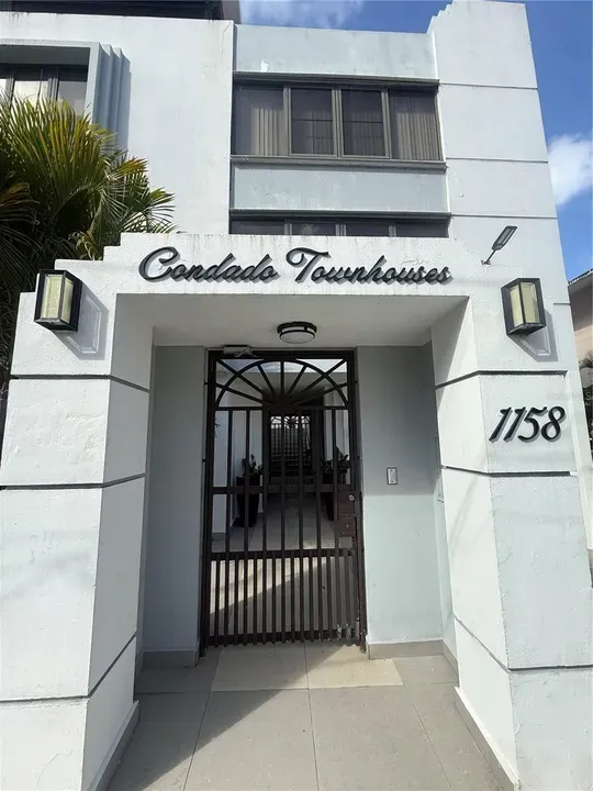 2 Bed 1 Bath Established Multi-Level Townhouse in San Juan, PR - 1