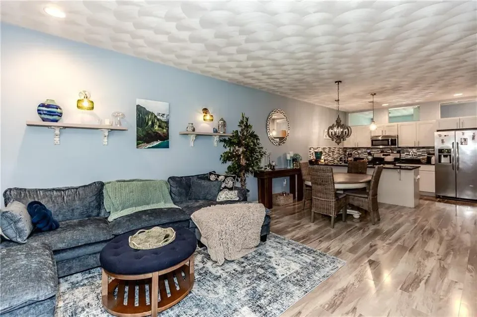 2 Bed 1 Bath Established Multi-Level Townhouse in Warwick, RI - 5