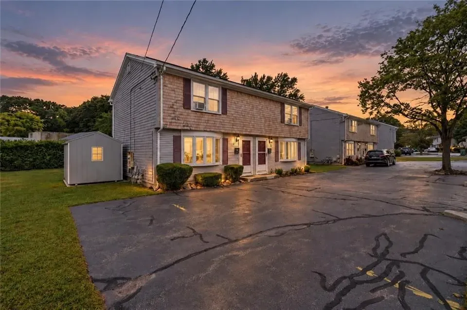 2 Bed 1 Bath Established Multi-Level Townhouse in Warwick, RI - 5