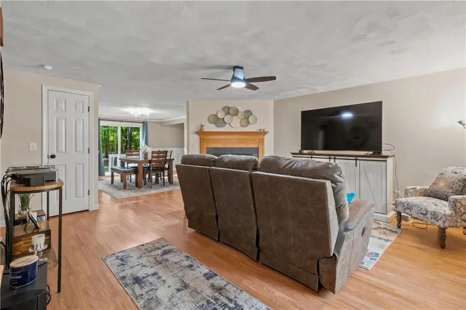 2 Bed 1 Bath Established Multi-Level Townhouse in Warwick, RI - 2