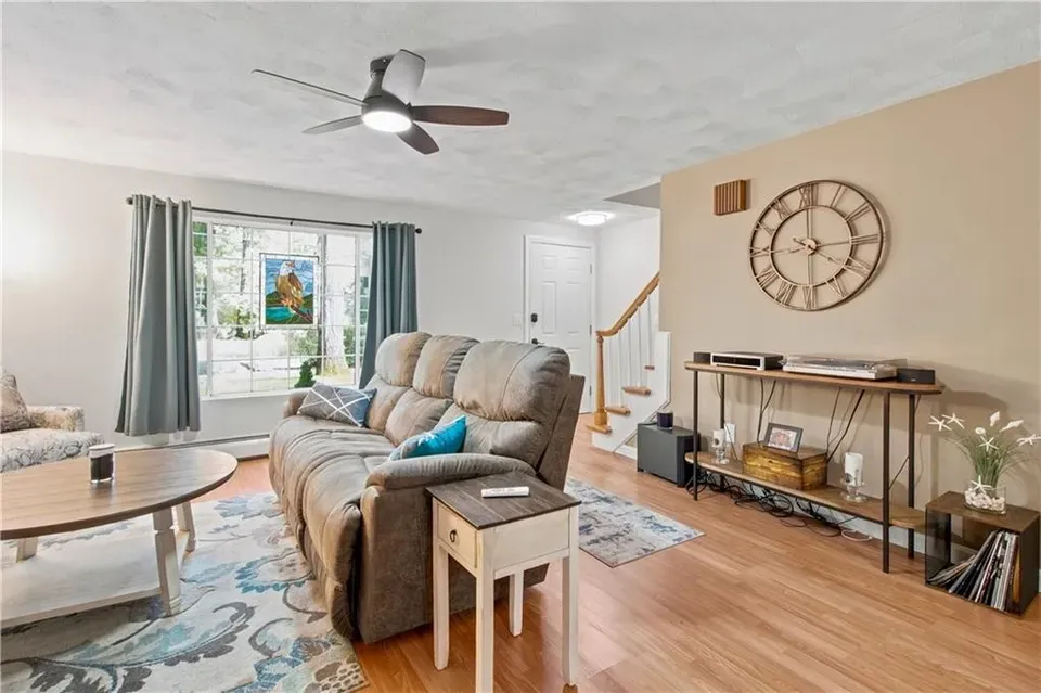 2 Bed 1 Bath Established Multi-Level Townhouse in Warwick, RI - 5