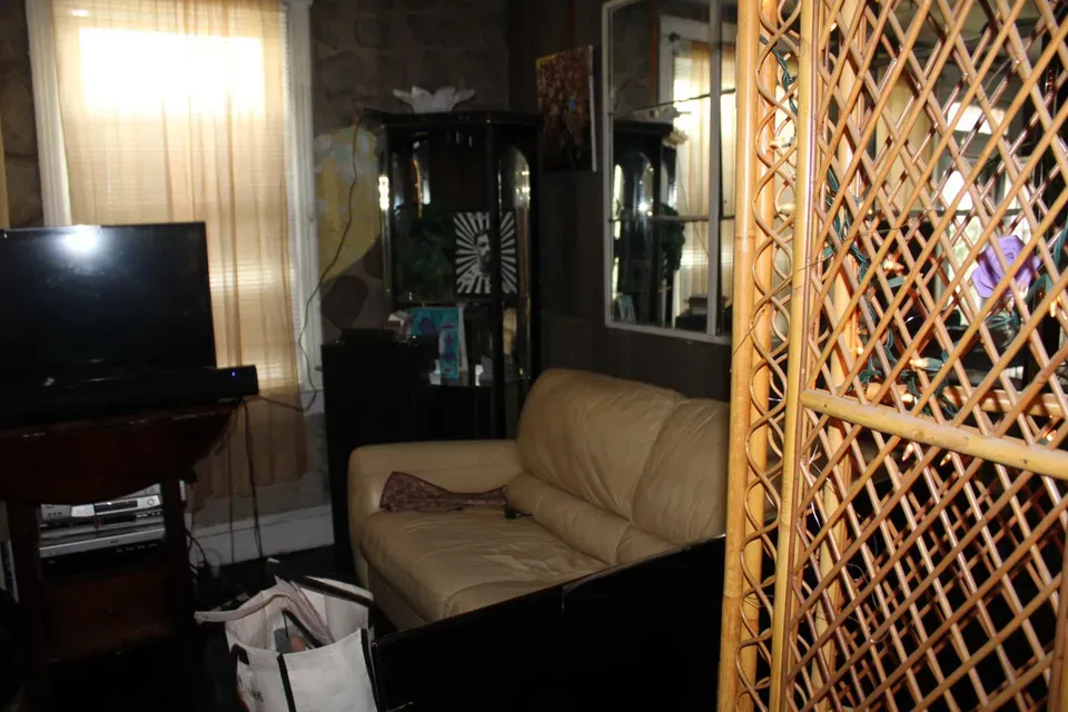 2 Bed 1 Bath Established Multi-Level Townhouse in Washington, DC - 4