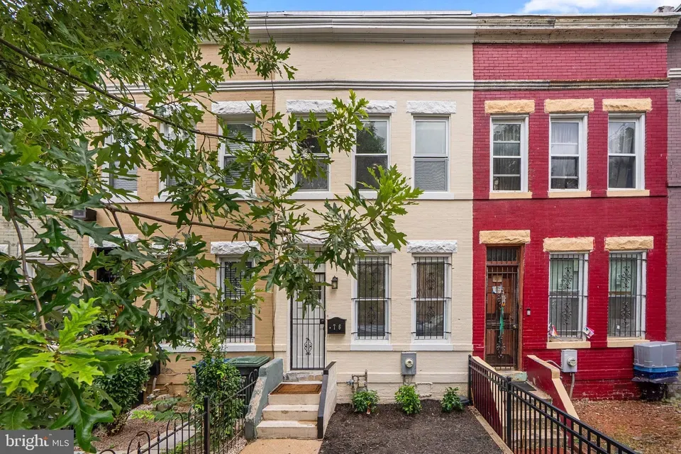 2 Bed 1 Bath Established Multi-Level Townhouse in Washington, DC - 1