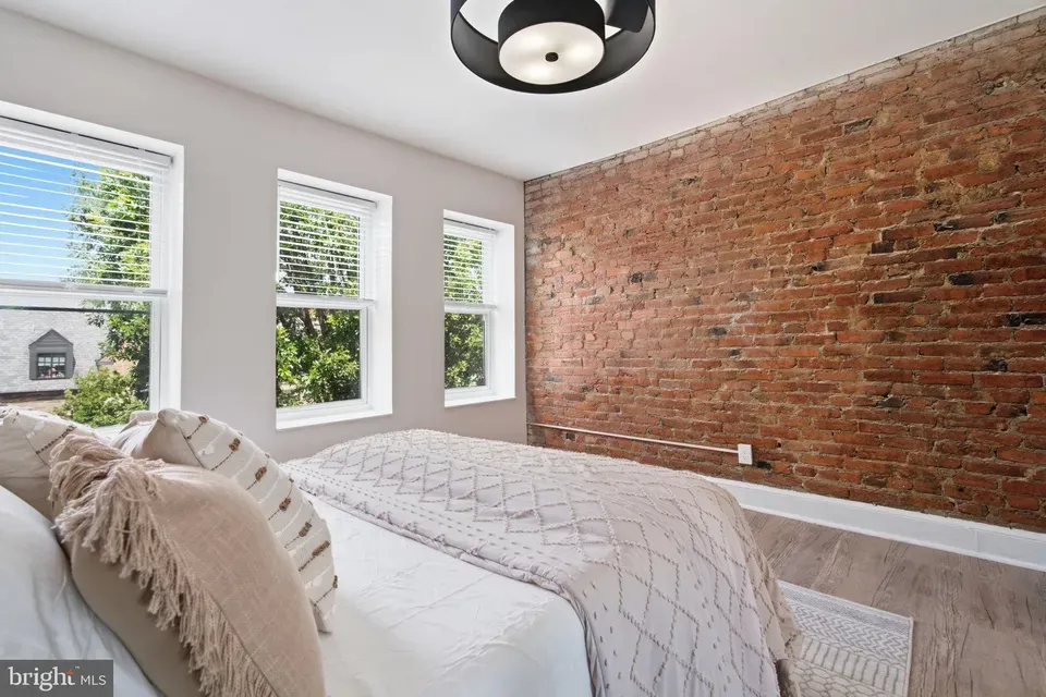 2 Bed 1 Bath Established Multi-Level Townhouse in Washington, DC - 4
