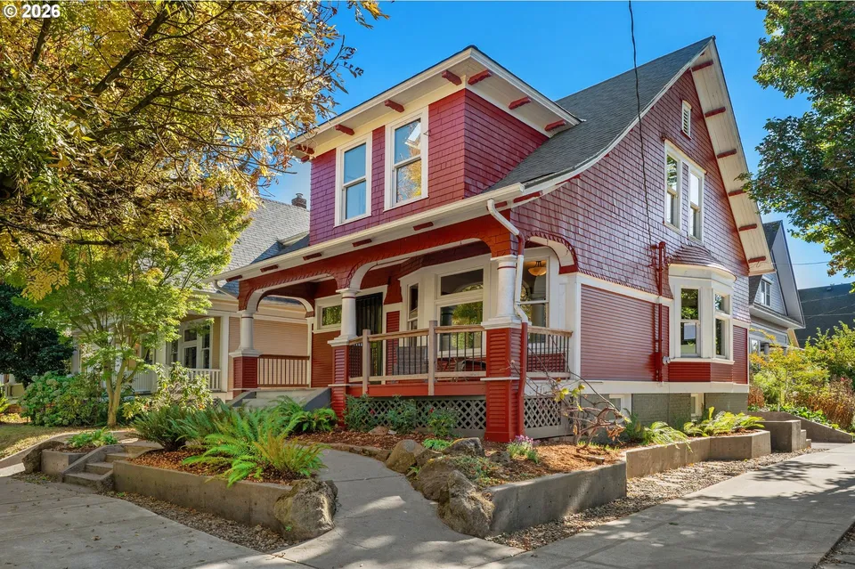 2 Bed 1 Bath Mediterranean Revival in Portland, OR