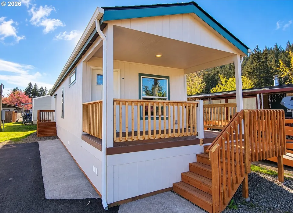 2 Bed 1 Bath Mediterranean Revival in Portland, OR