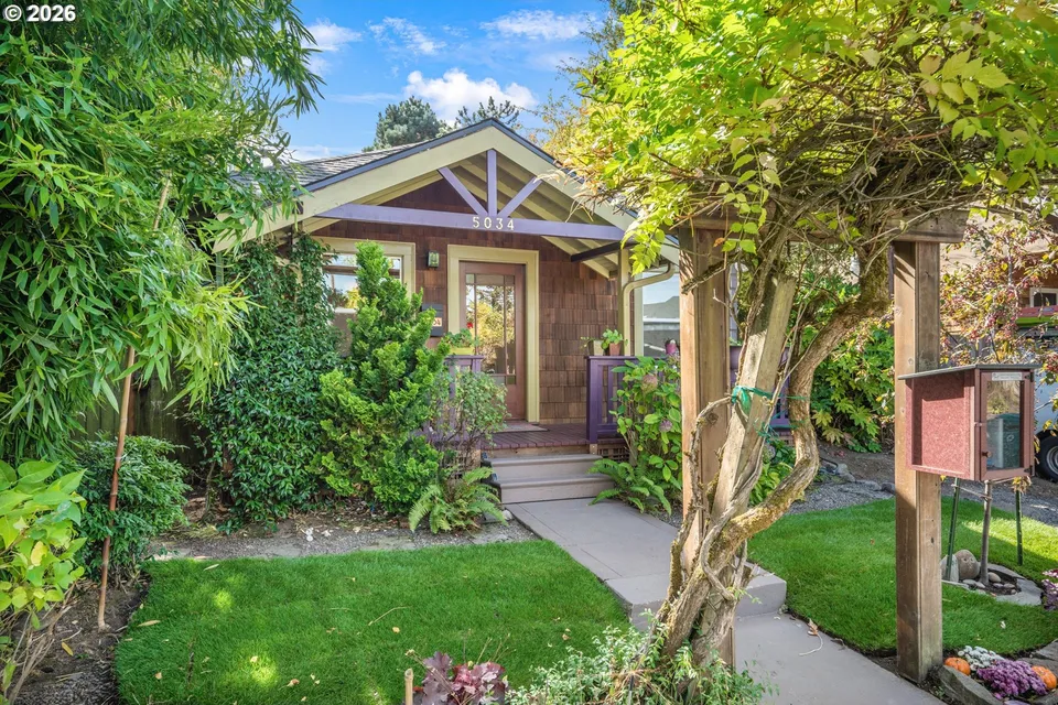 2 Bed 1 Bath Mid-Century Modern in Portland, OR