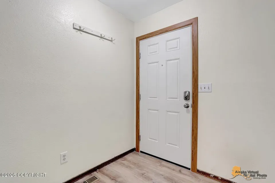 2 Bed 1 Bath Modern Contemporary Residence in Anchorage, AK - 4