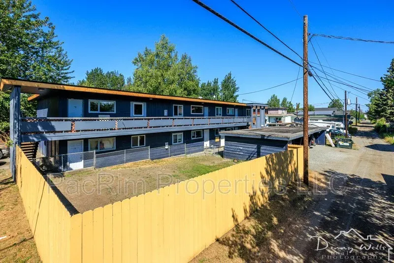 2 Bed 1 Bath Modern Contemporary Residence in Anchorage, AK - 2