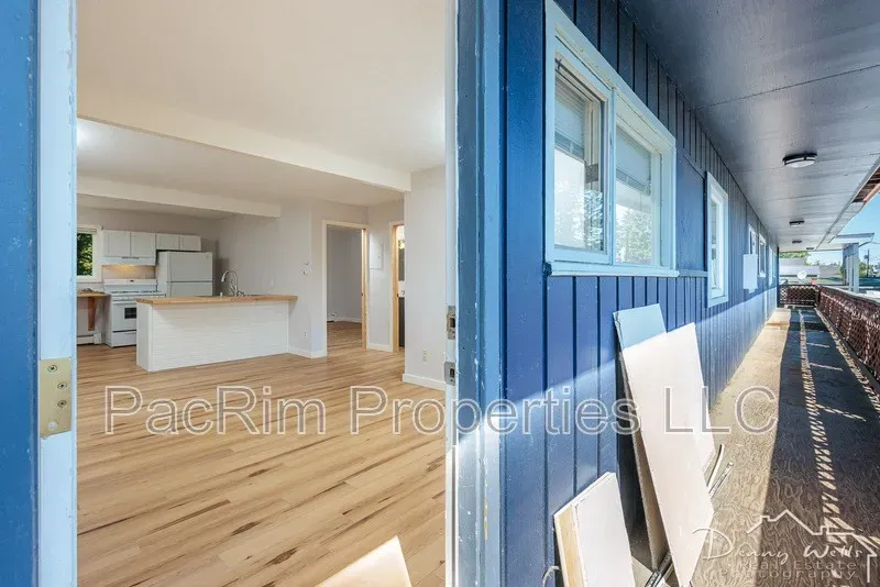 2 Bed 1 Bath Modern Contemporary Residence in Anchorage, AK - 4