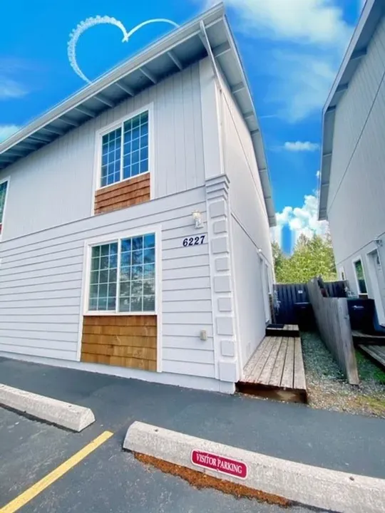 2 Bed 1 Bath Modern Contemporary Residence in Anchorage, AK - 4