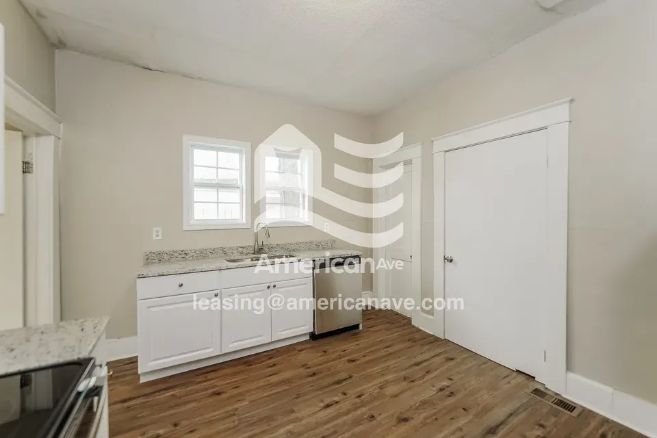 2 Bed 1 Bath Modern Contemporary Residence in Birmingham, AL - 4