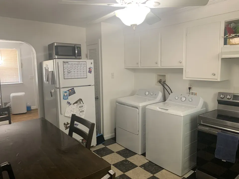 2 Bed 1 Bath Modern Contemporary Residence in Chesapeake, VA - 3
