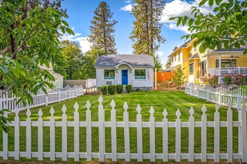 2 Bed 1 Bath Modern Contemporary Residence in Coeur d Alene, ID - 2