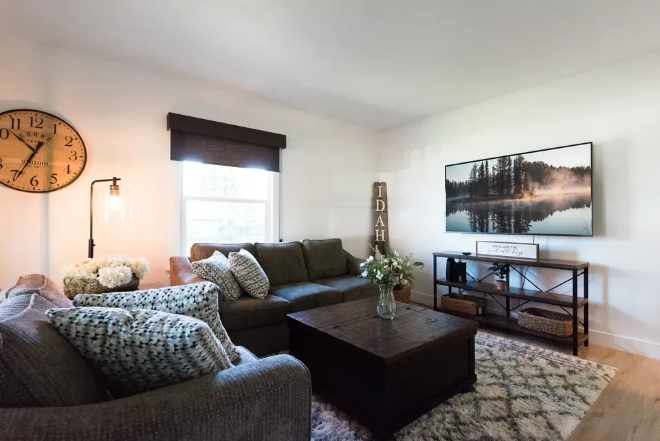 2 Bed 1 Bath Modern Contemporary Residence in Coeur d Alene, ID - 5