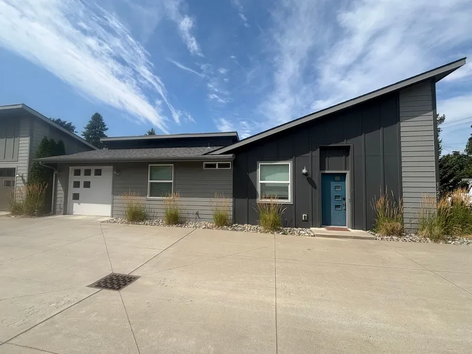 2 Bed 1 Bath Modern Contemporary Residence in Coeur d Alene, ID - 2