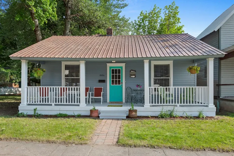 2 Bed 1 Bath Modern Contemporary Residence in Coeur d Alene, ID - 1